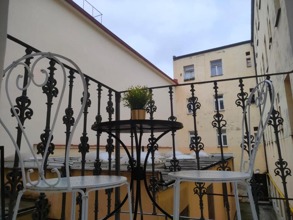 Glamour Frida Apartment Прага Экстерьер фото