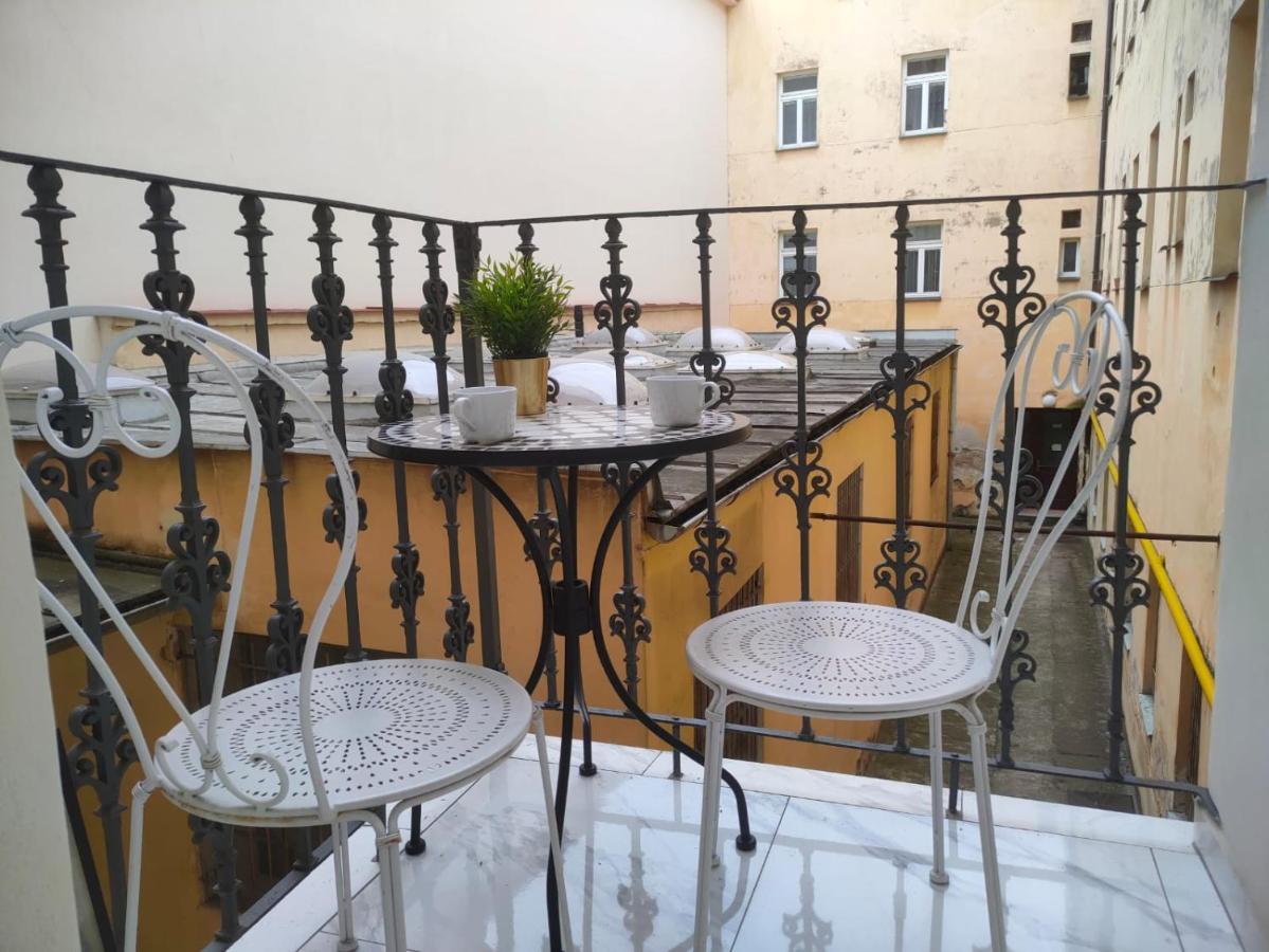 Glamour Frida Apartment Прага Экстерьер фото