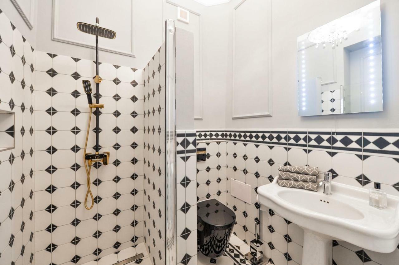 Glamour Frida Apartment Прага Экстерьер фото