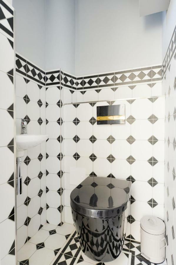Glamour Frida Apartment Прага Экстерьер фото