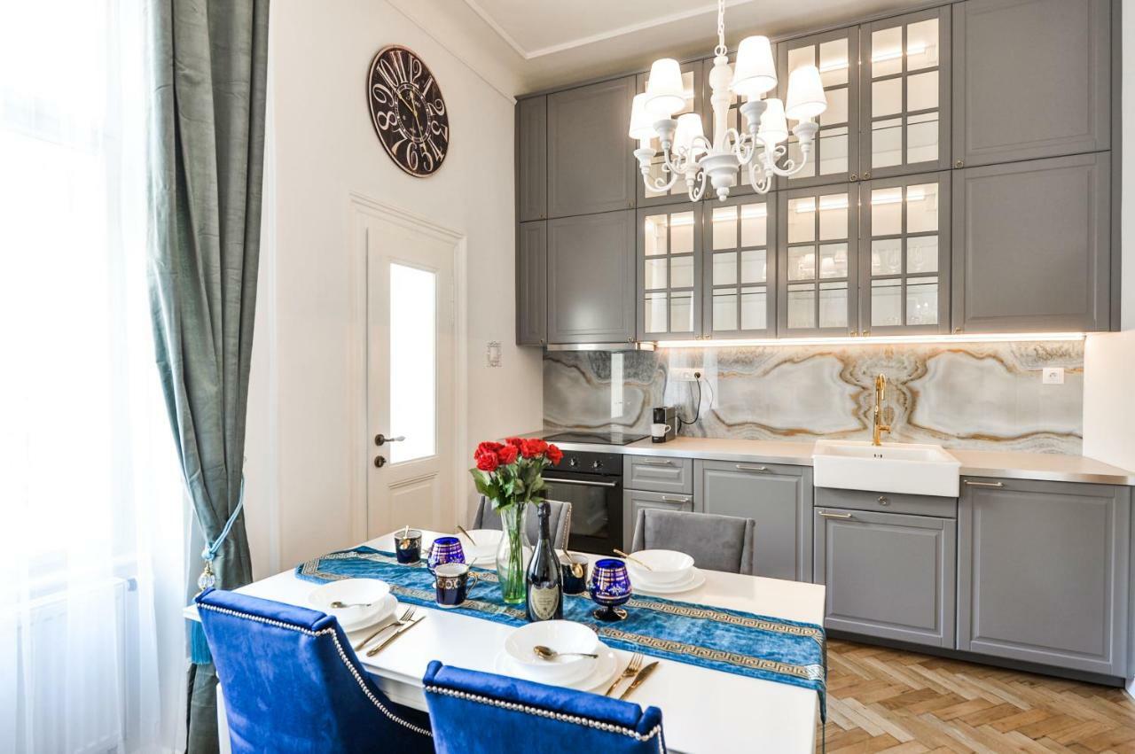 Glamour Frida Apartment Прага Экстерьер фото