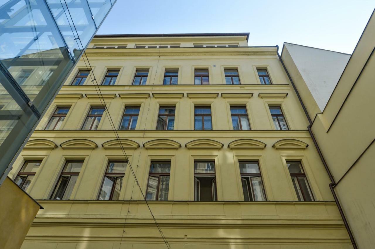 Glamour Frida Apartment Прага Экстерьер фото